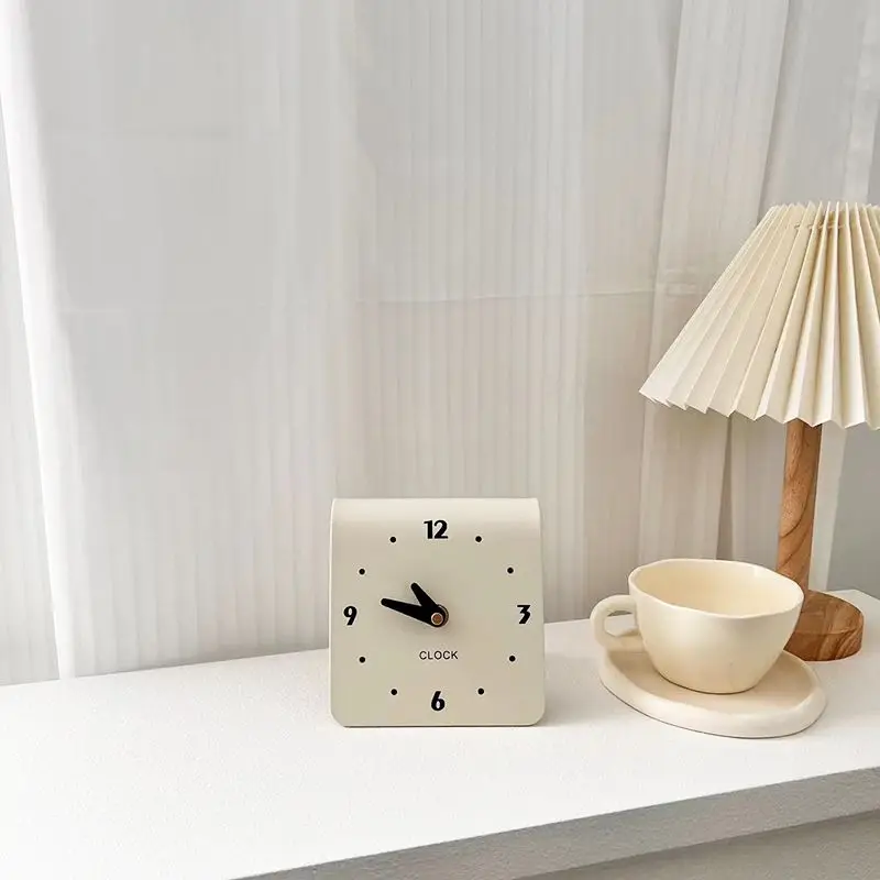 

Modern Simplicity Cream Tabletop Living Room Modern Creative Desk Clock Mute Student Bedside Table Clock Decoration Home Decor