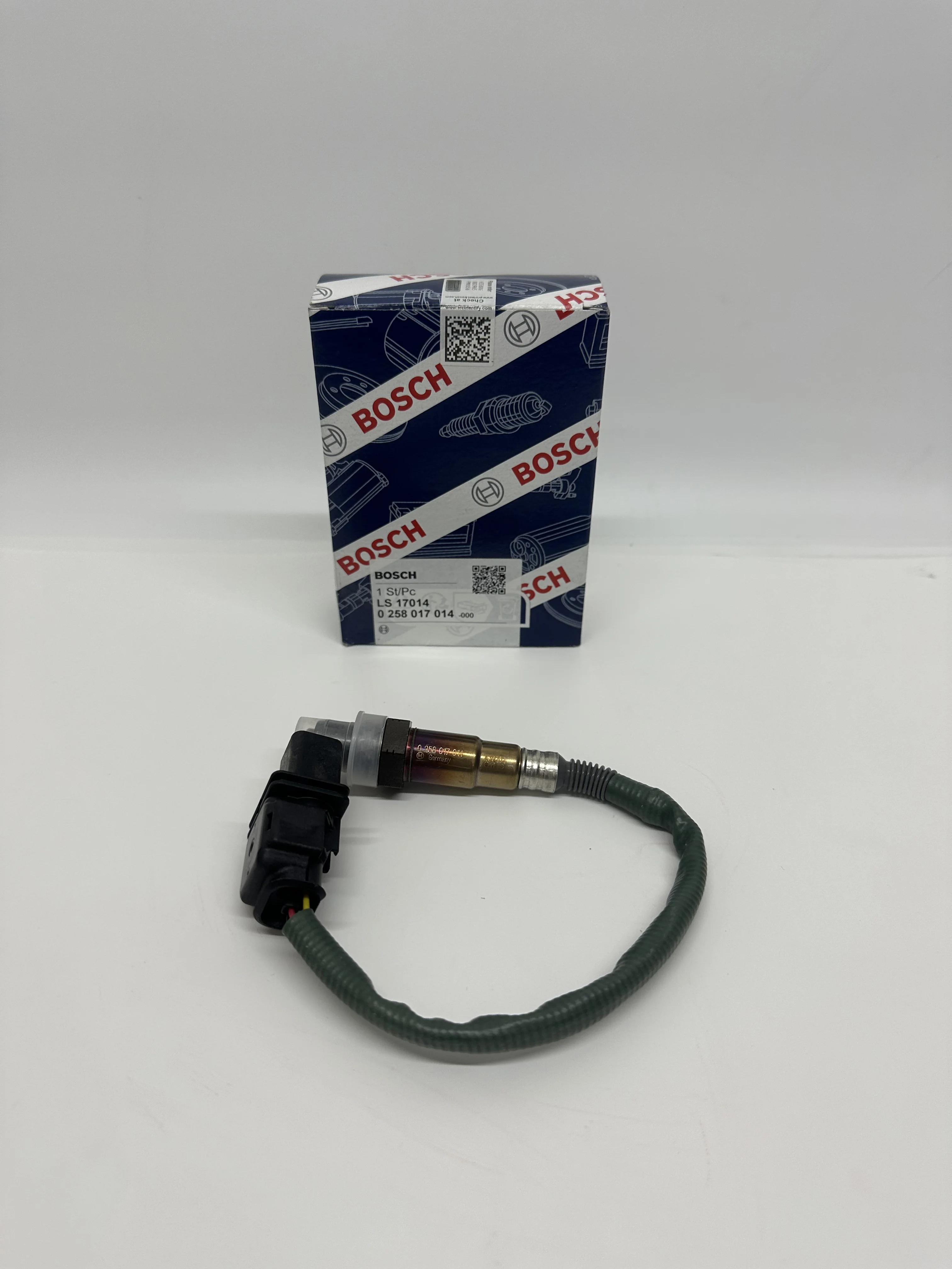 0035426918,0258017014 are suitable for Mercedes-Benz W204 W212, W221, W251, W166 front oxygen sensors.