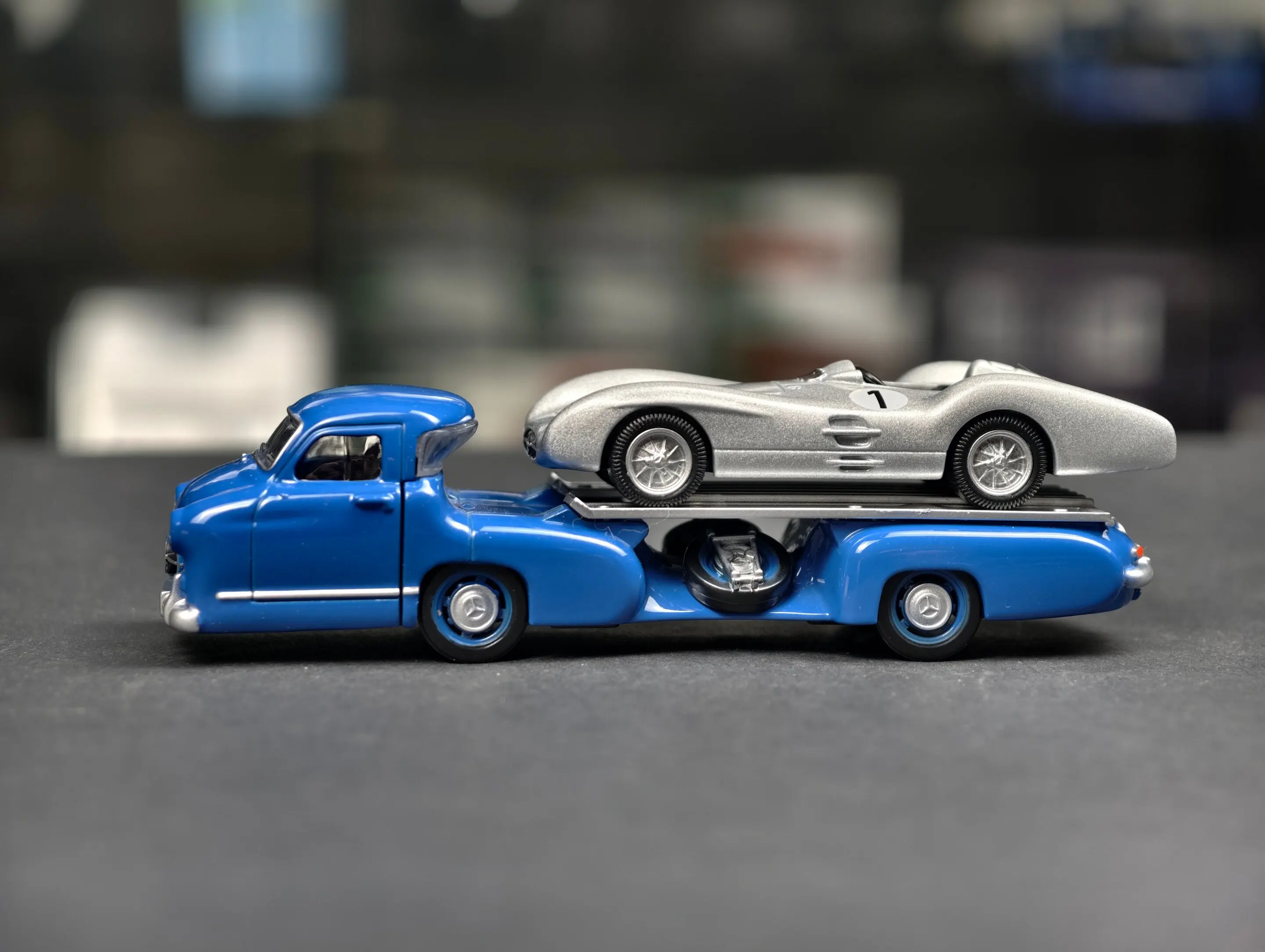 Diecast NOREV 1:64 Scale Benz trailer Silver Sword Transport Vehicle Alloy car model