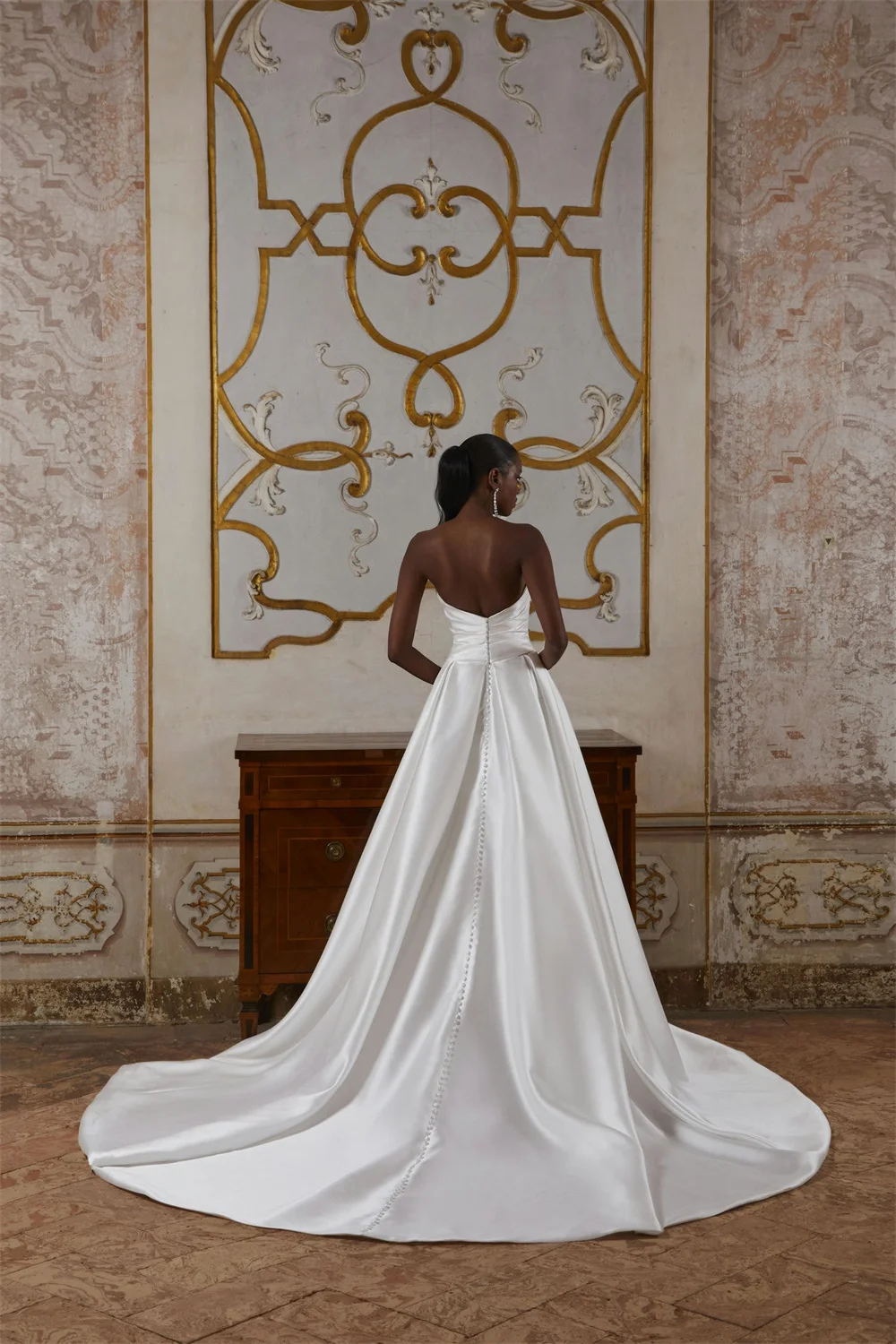 Tóquio personalizado branco cetim sem alças vestidos de casamento sem mangas lado alta divisão vestido de noiva 2025 zip voltar a linha vestido de casamento