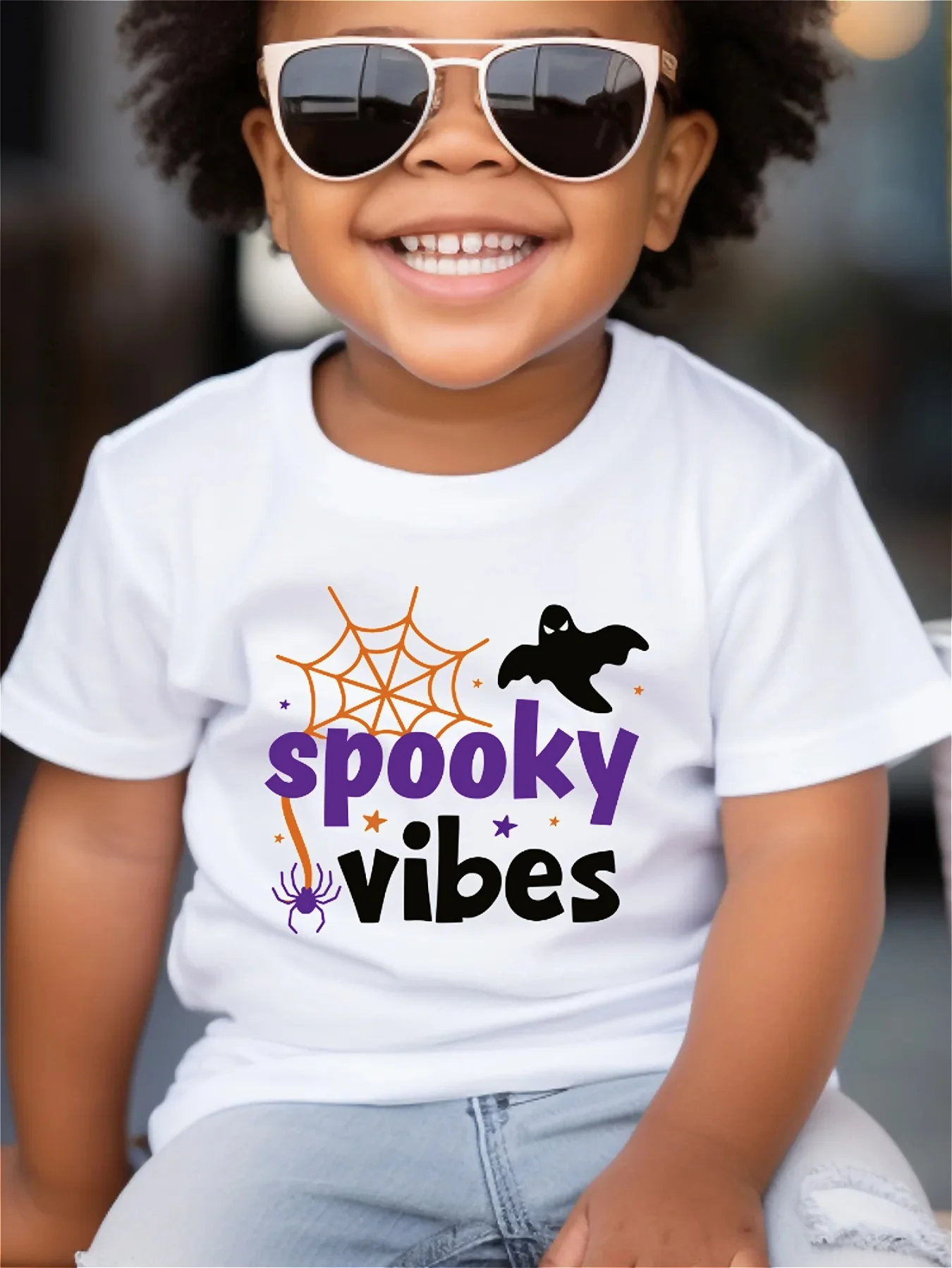 

Halloween boys' T-shirt spooky vibes letter print spider and ghost pattern print soft fashionable round neck short sleeved top