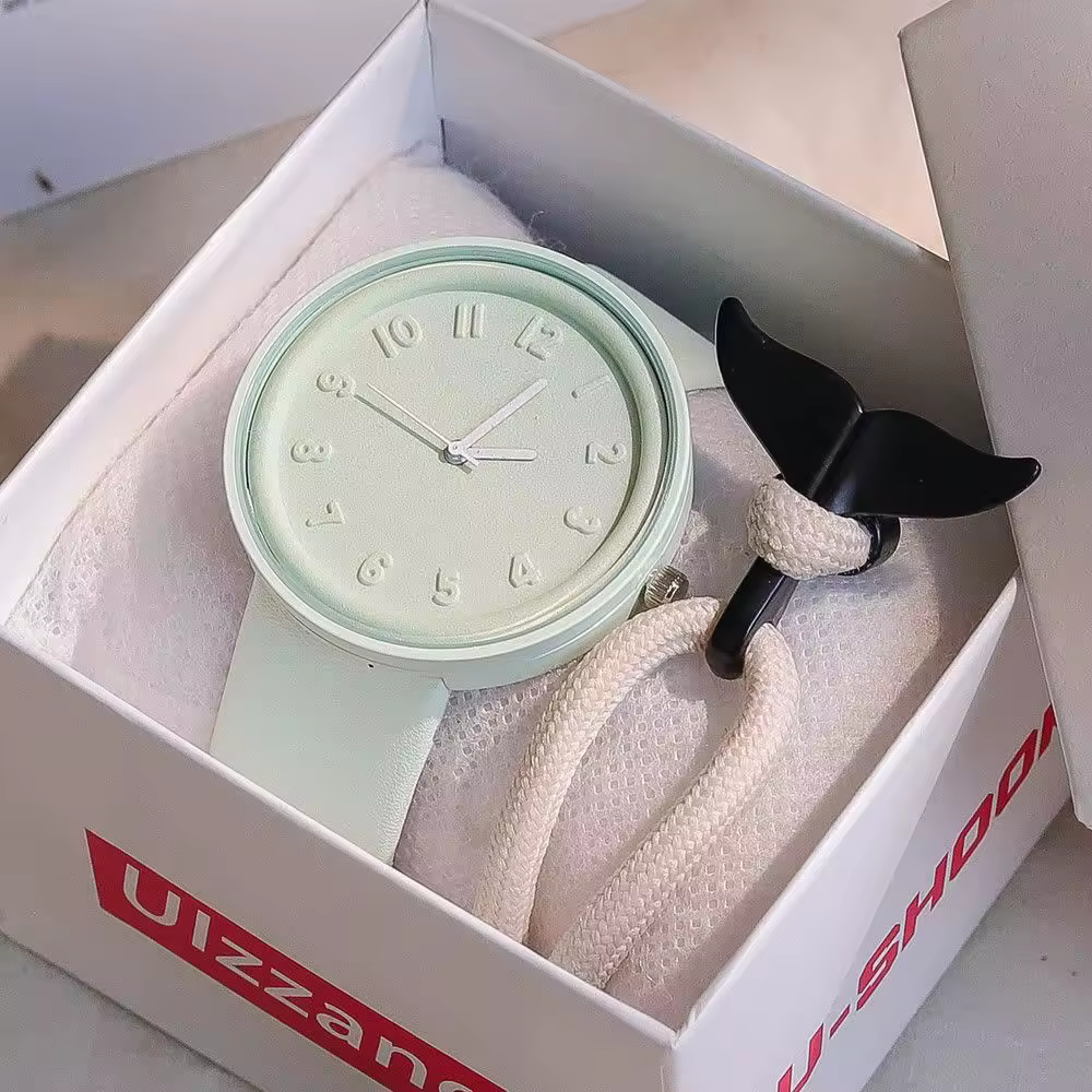 אופנה Makaron פשוט נשים של קוורץ שעון תוספות גבוהה יופי תלמיד גבר ונשים סגנון עגול פנאי בציר Wristbatch