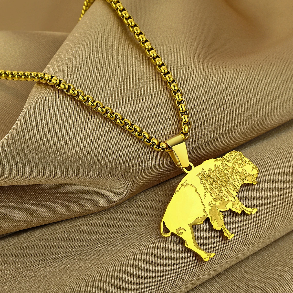 CHENGXUN Stainless Steel Bison Ornament Pendant Necklace Great Plains Giant Buffalo Bison Necklace for Men and Women