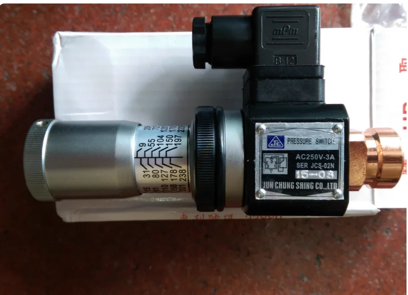 1PCS  JCS-02H Pressure Switch SER JCS-02N Hydraulic PRESSURE SWITCH Relay AC250V-3A