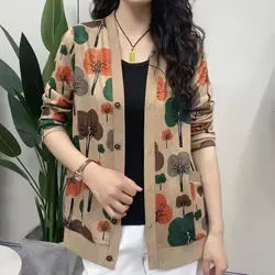 Fashionable Spring and Autumn Little Flower Coat Looks Thin Loose and Stylish 2024 New Mom Long Sleeve Knitted Cardigan Top