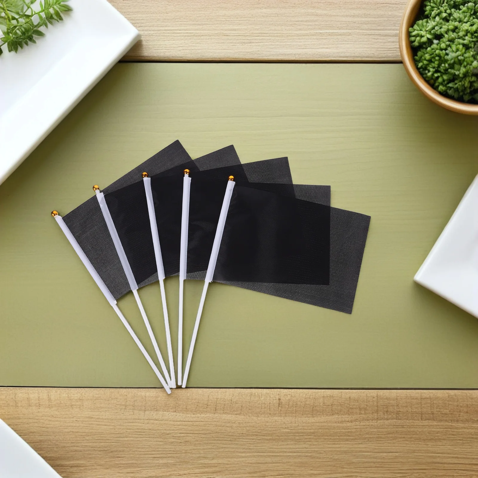 50 قطعة أعلام صغيرة فارغة يده صغيرة بلون Diy بها بنفسك للحزب الرياضة مدرسة كرنفال الاحتفال اليد يلوحون أعلام المحمولة