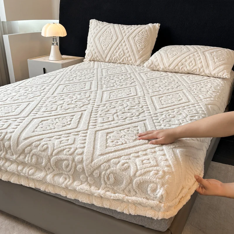 1 piece of autumn and winter milk velvet bed cover single piece thickened plush mattress protective cover