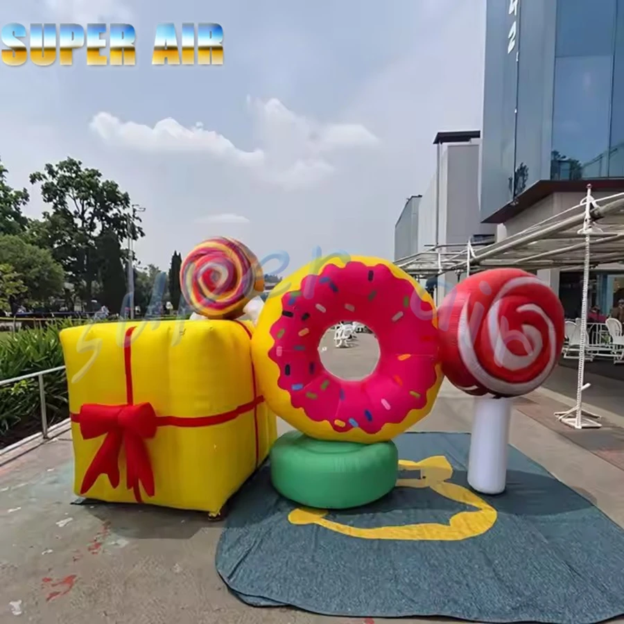クリスマスのお祝い用ファッションデザインのインフレータブルギフトモデル