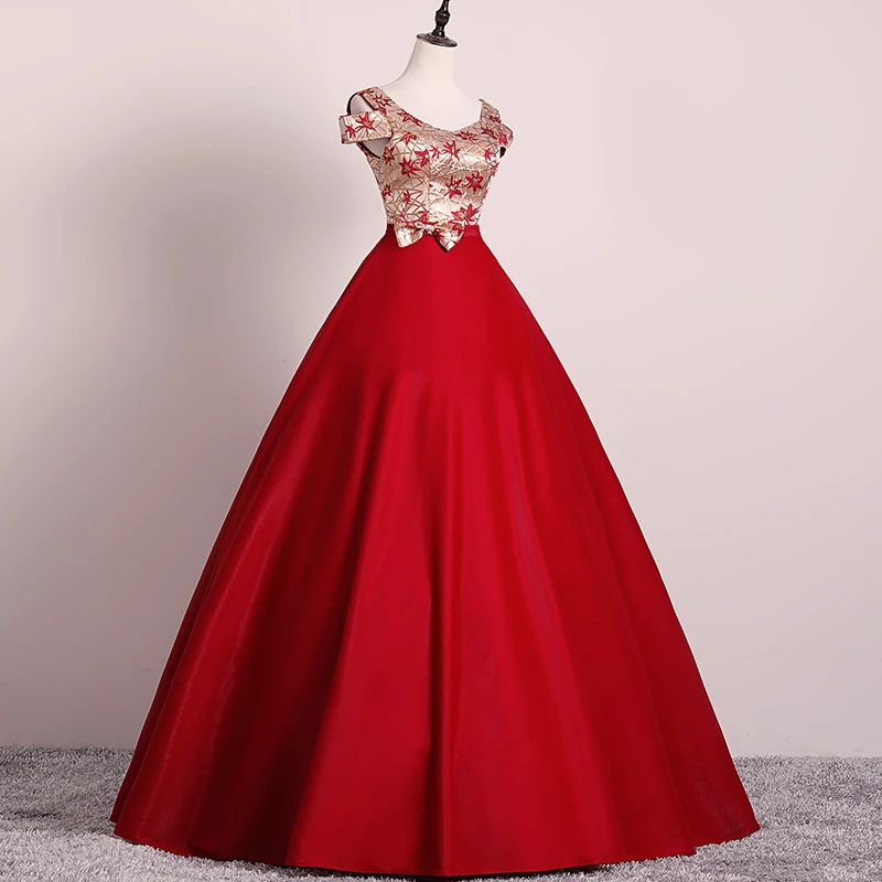 Vintage Red Quinceanera ชุดคลาสสิกปิดไหล่ซาตินชุดราตรียาว Elegant Vestido De Debutante ที่กําหนดเอง