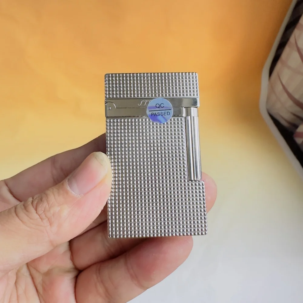 Dupont lighter Luxe merk aansteker, met een helder en luid geluid, een perfect cadeau voor mannen, inclusief gepersonaliseerde accessoires. Dupont  Logo