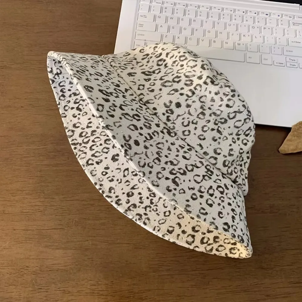 ليوبارد طباعة صياد قبعة مطرزة الراين دلو القبعات حافة كبيرة تغطي الوجه واقية من الشمس حوض قبعة الربيع الصيف