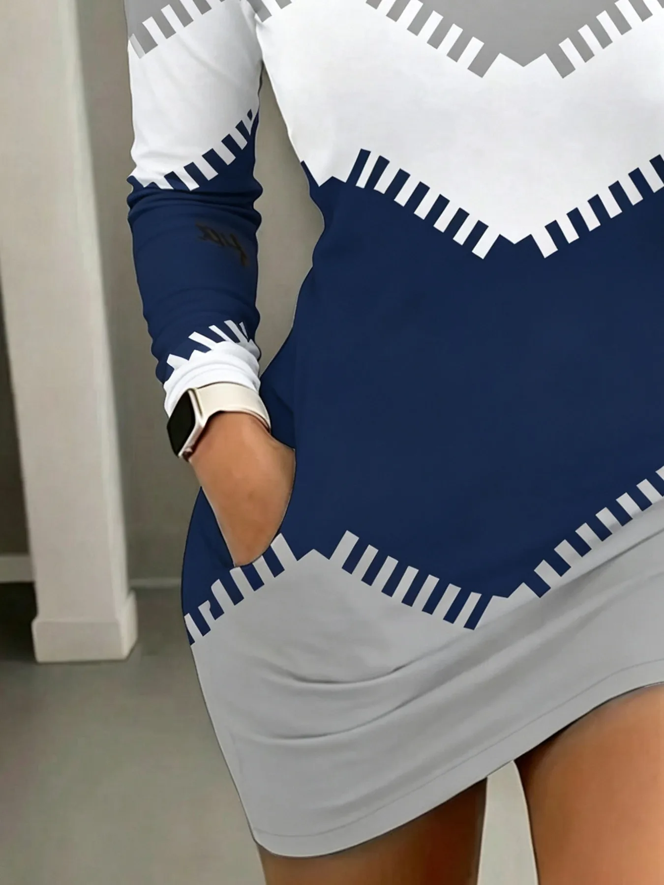 Damen Freizeitkleid mit Streifenmuster und Farbblöcken, Rundhalsausschnitt, Langarm, Taschendetail, Elegante Minirocklänge – Detail 26