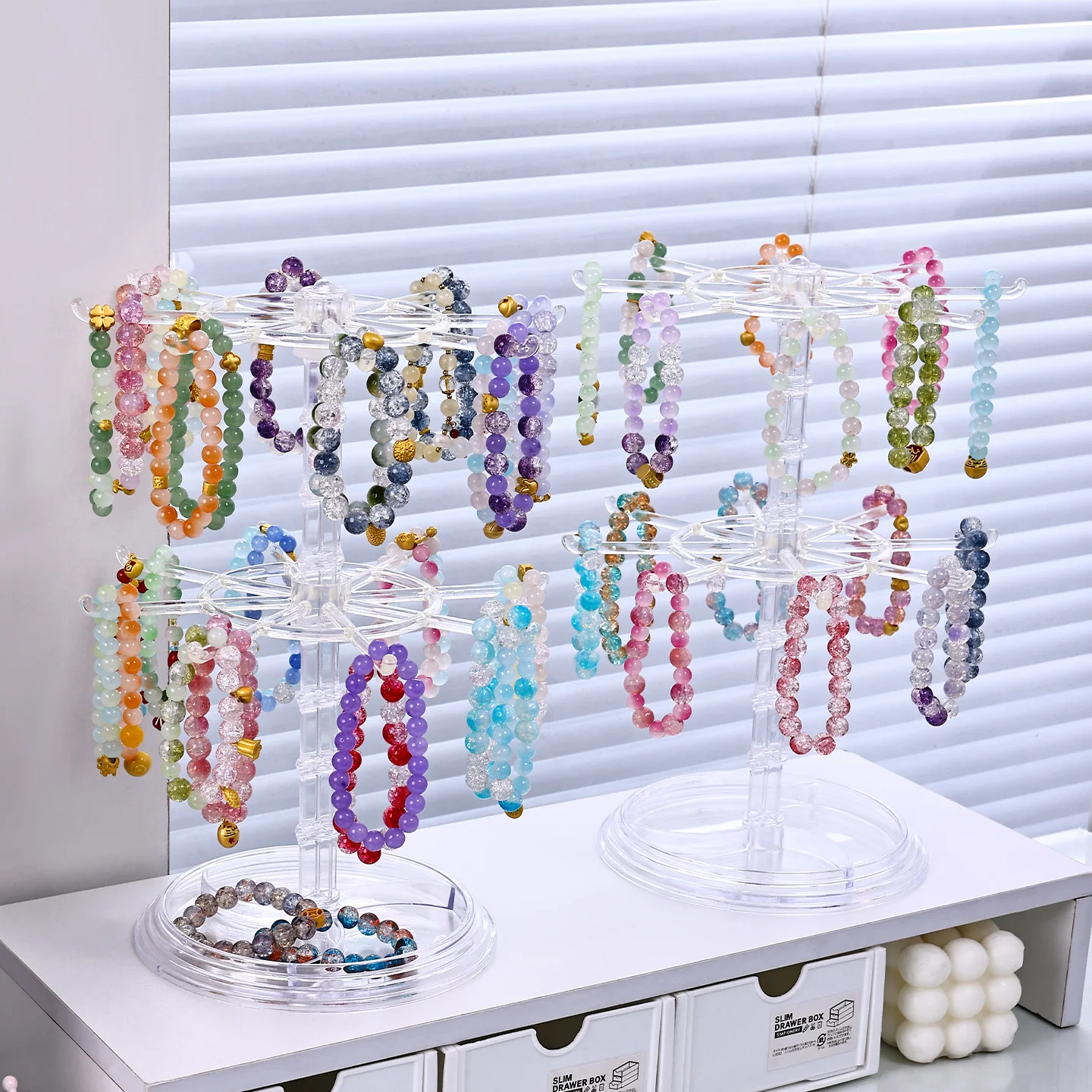 

1 шт., черная/прозрачная пластиковая настольная вращающаяся подставка для ювелирных изделий, модная стойка для хранения ожерелья, браслета, кольца