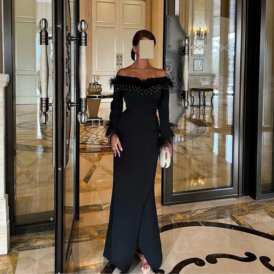 

Lovestory Elegant Party Women Wear Black Dresses for Evening Bateau Neck Beaded Feathers Prom Dress Long Sleeves Side Slit Gowns