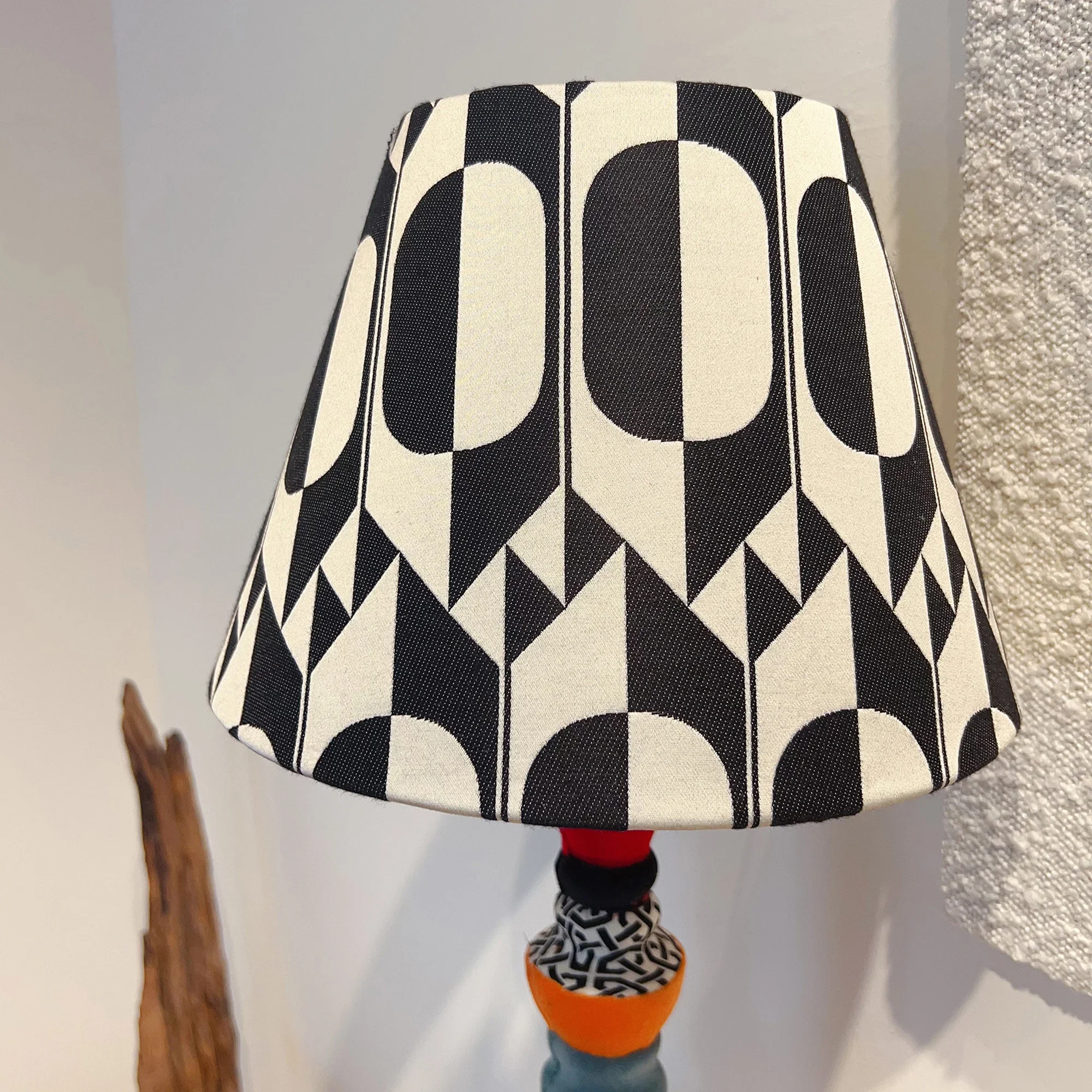 

European desk lamp, bedside living room study, American creativity, simple bedroom, artistic home decoration, retro night light