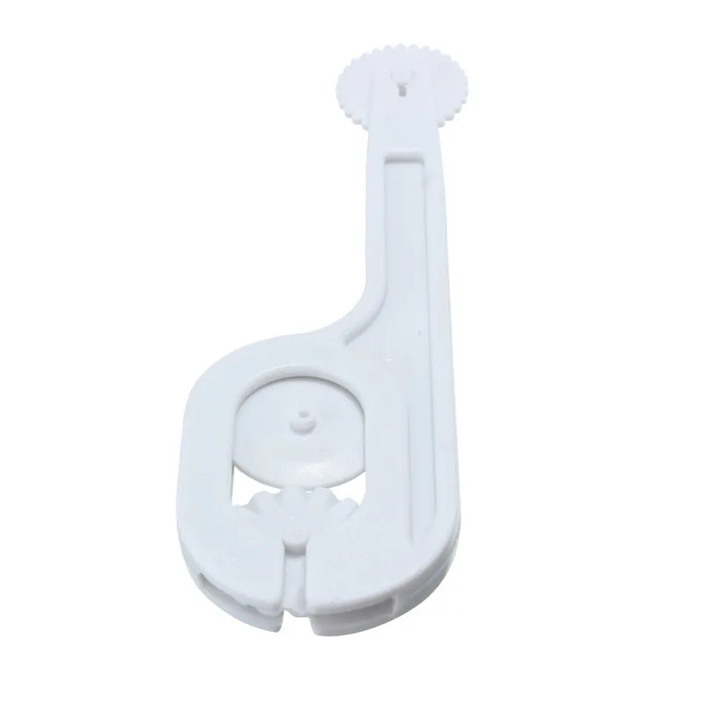 

Набор из 3-х инструментов для работы с фонданом: профессиональные, качественные, с удобной ручкой и съемными лезвиями, для украшения тортов, печенья и выпечки.