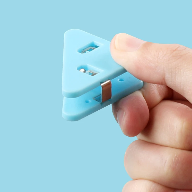 10PCS Triangle Plastic Bookmark Clips - Durable Page Corner Holders for Books, Students Reading & Office Organizing, Colorful