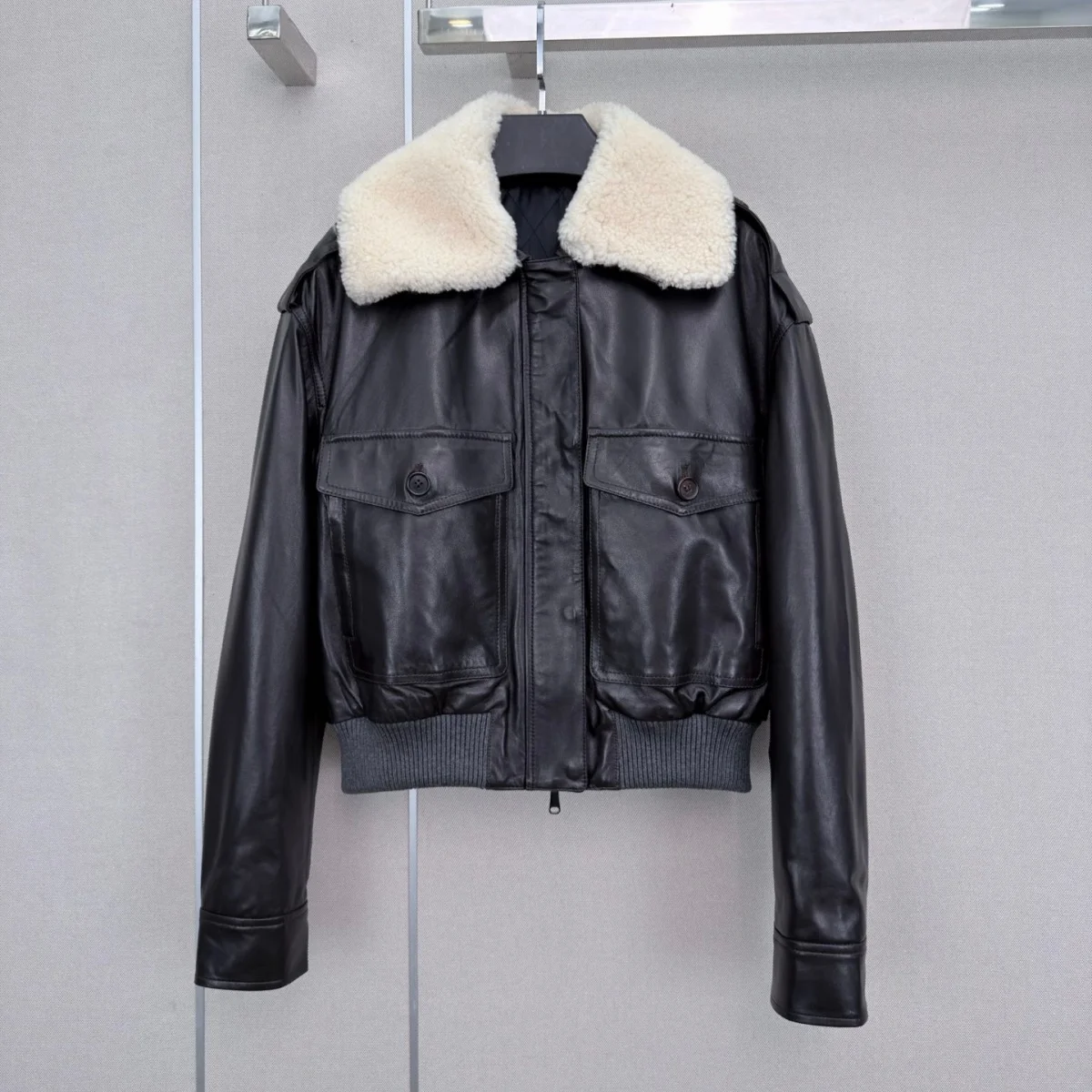 2026 high-quality women's warm short motorcycle leather jacket26101679