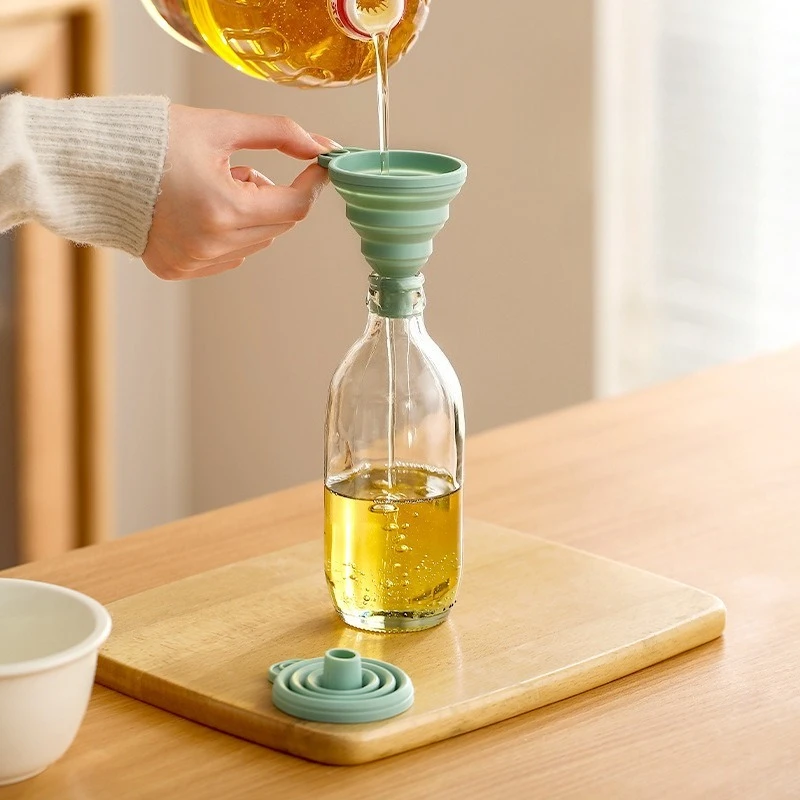 

Silicone Folding Funnel Creative Scalable Household Kitchen Liquid Dispensing Mini Small Funnel Kitchen Tool