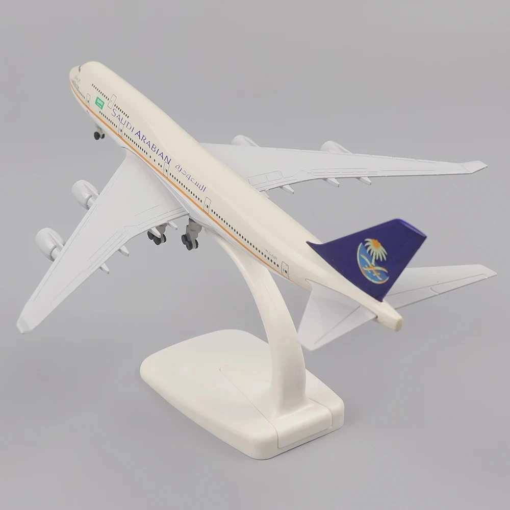 1:400 20CM Metal Aircraft Model Saudi B747 Metal Replica Alloy Material With Landing Gear Ornaments