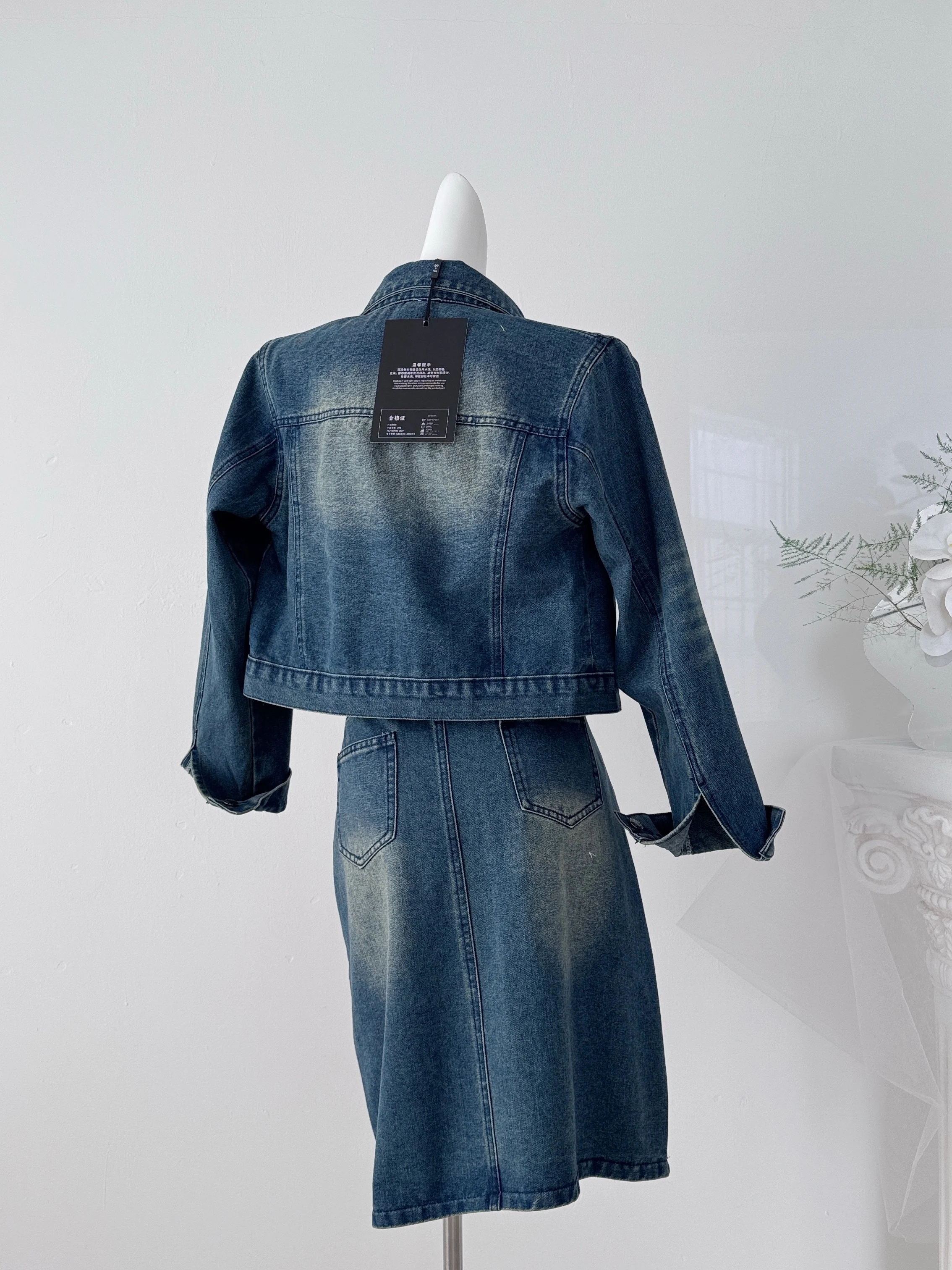 Retro Denim Style Women's Two-Piece Set Casual Crafted Jacket High Waist  Skirt Fashionable Autumn Outfit