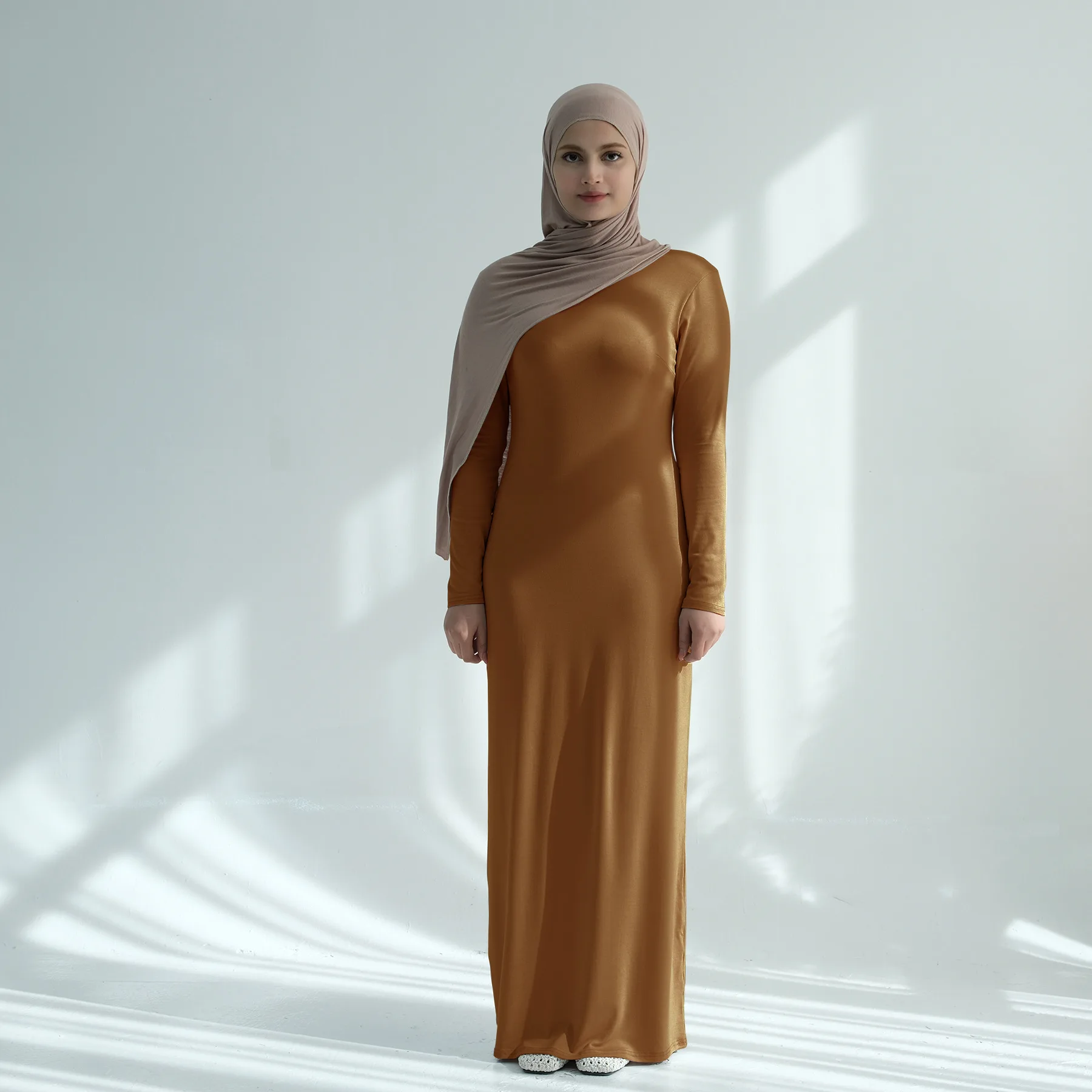 

Muslim Luxury Solid Color Round Neck Abayas for Women Premium Islamic Dress Elegant Long Sleeve Maxi Gown, Dubai Modest Fashion