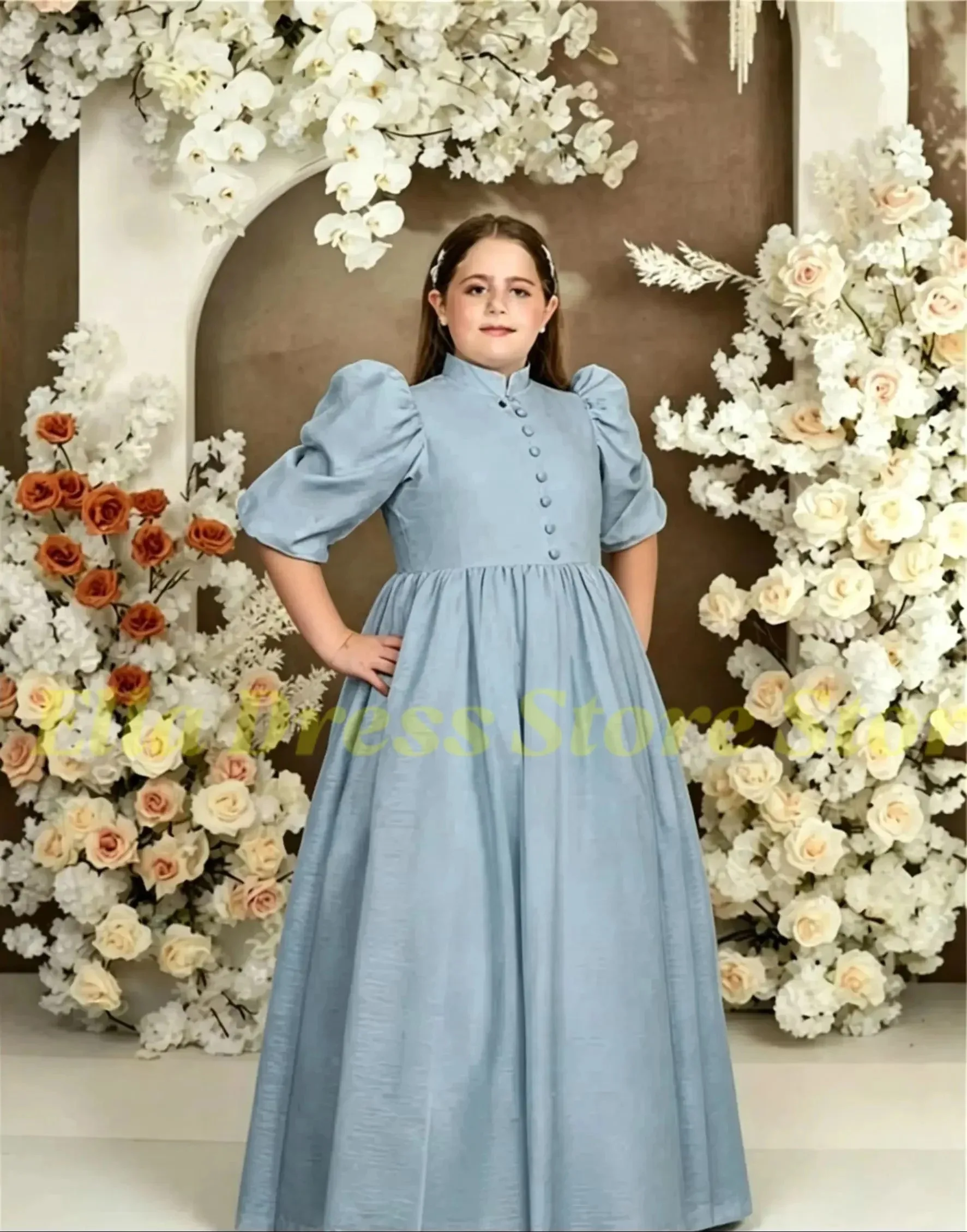 Maßgeschneidertes Blumenmädchenkleid für Hochzeiten, Satin, halbe Ärmel, hoher Kragen, Kindergeburtstag, Erstkommunion, Ballkleid, Großhandel – Detail 2