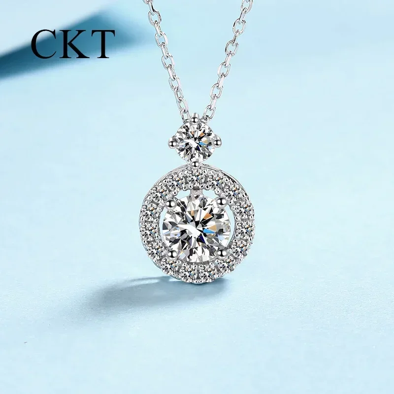 18K White Gold Platinum Pt950 1.3 Carat Moissanite Necklace Round Pendant for Women Light Luxury Chain Wedding Fine Jewelry Gift