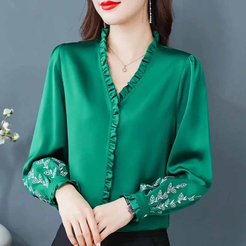 

Spring Fashion V-Neck Long Sleeve Women Blouse Ruffles Embroidery Blouse Shirt Women Tops Blusas De Mujer Camisas JJ785