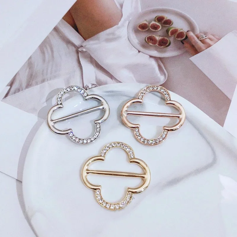 

Новая модная металлическая брошь-зажим с четырехлистным клевером для фиксации шарфа, рубашки, футболки, с узлом на талии и угловым краем