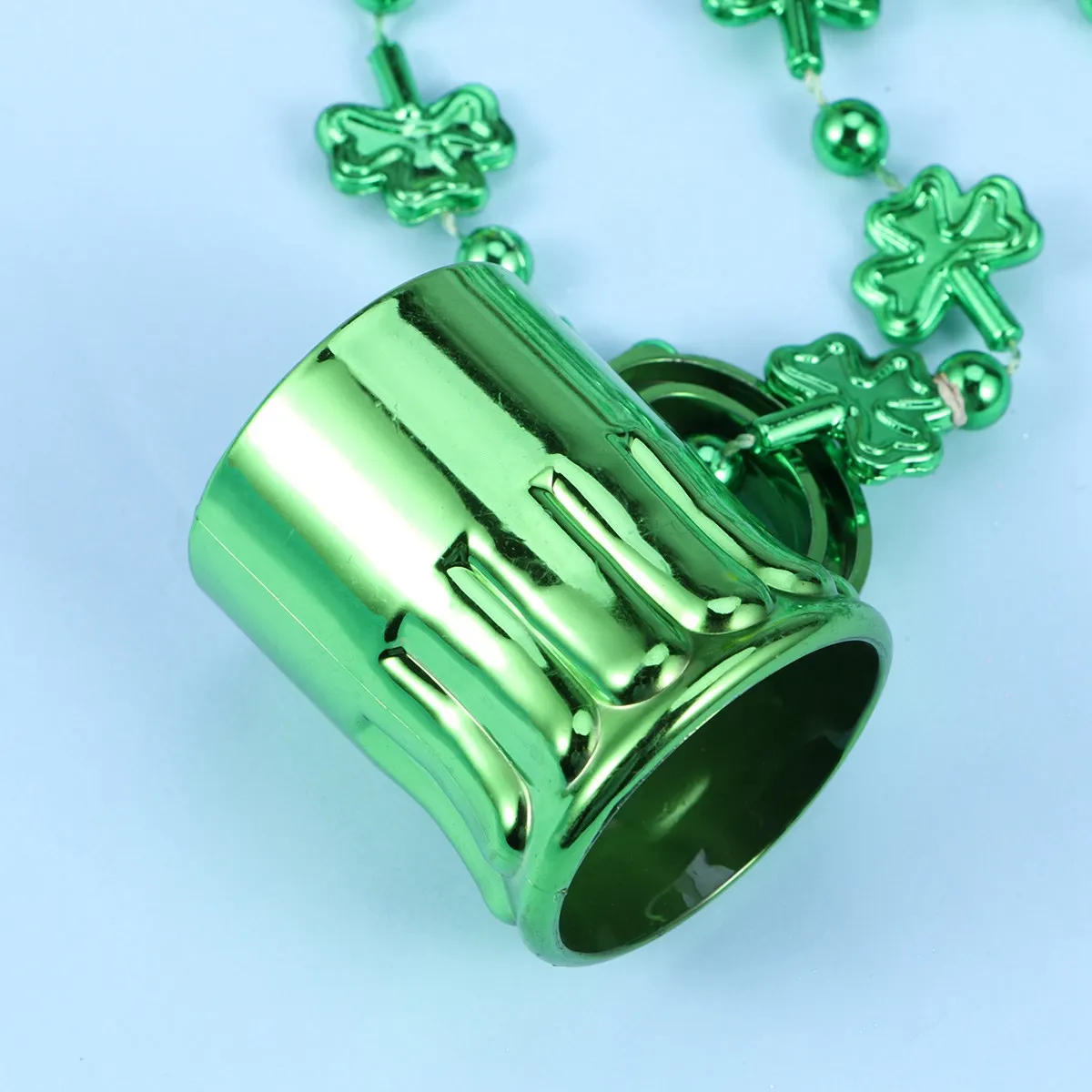 4Pcs Plastic Clover Necklace Beaded Green Saint Patrick Day Party Festival Creative Lucky Pendant Accessory Club
