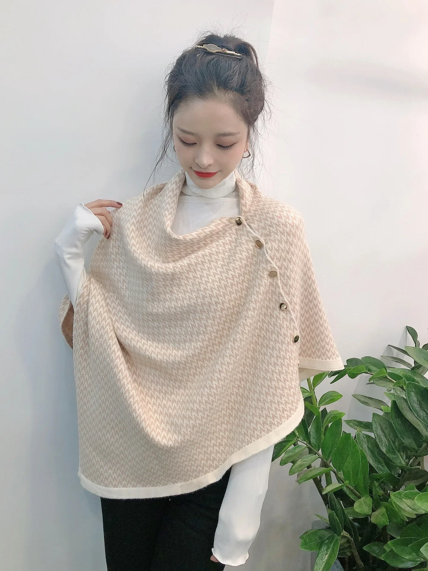 

Spring Autumn New Pullover Sweater Knitwear Geometric Splicing Loose Poncho Cape Women Coat Cloak Shawl Beige