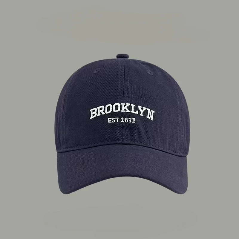 

2025 new female duck tongue hat unisex style can be worn by men and women, retro soft top baseball hat deepens to show face size