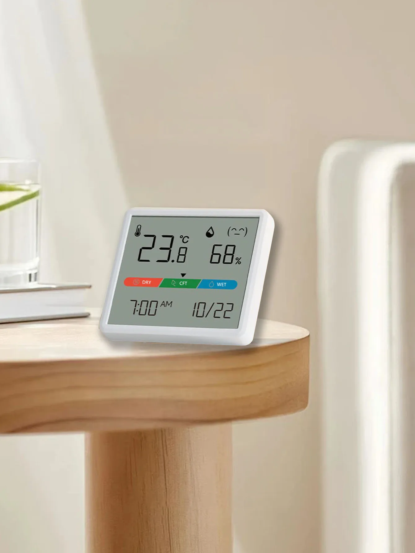 Home temperature and humidity meter intuitively displaying temperature,humidity and calendar information for thousands of years