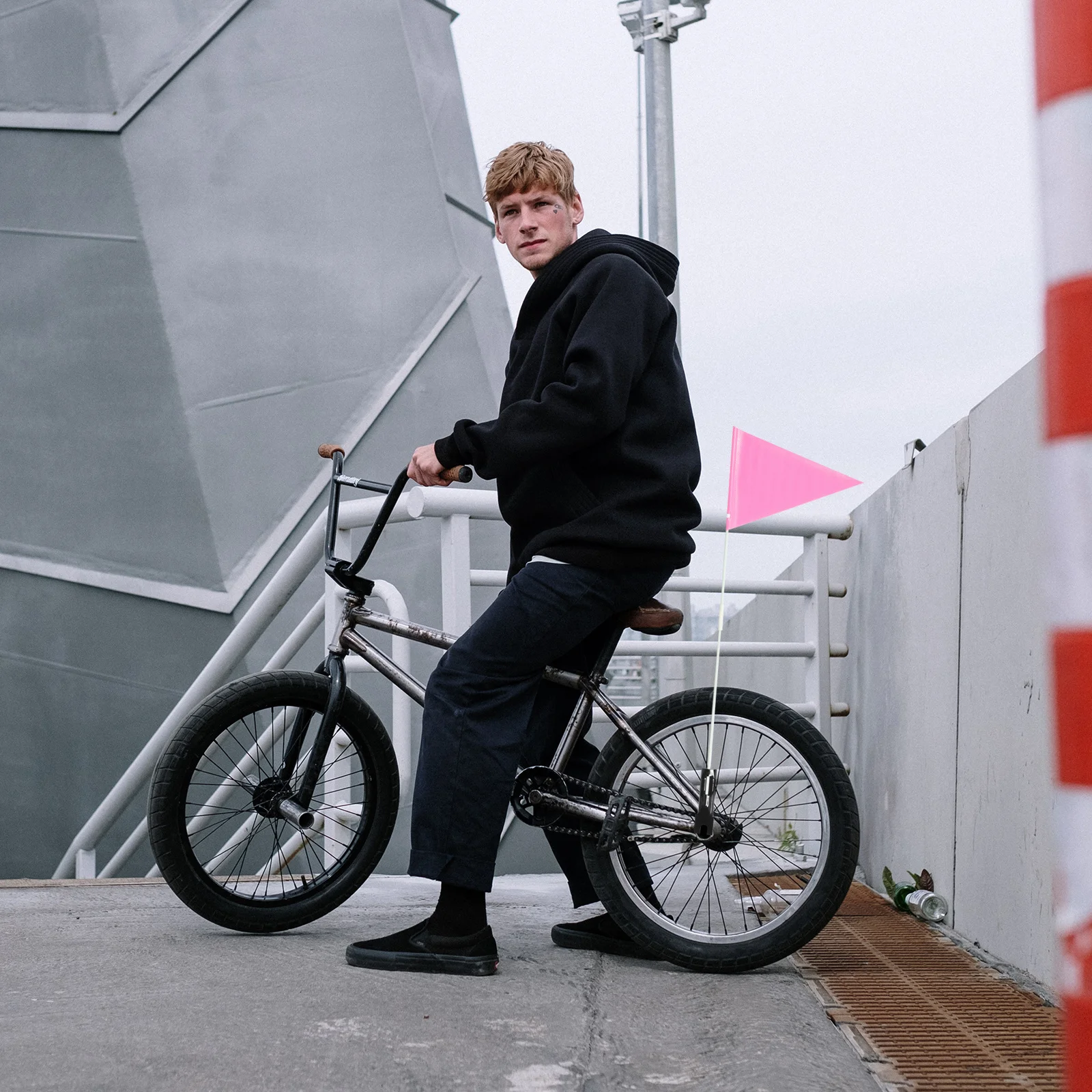 

1 set Bicycle Logo 190cm Adjustable Reflective Flagpole Pink Safety Flags for Kids Elderly Cyclists Easy Install Wall Decor Bike