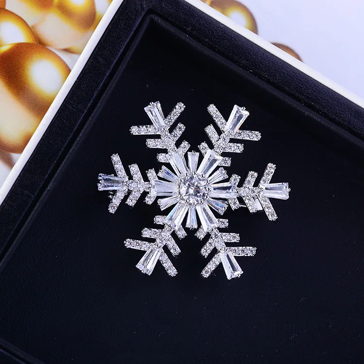 Broche clásico de nieve para hombre y mujer, broche de temperamento, accesorios de ropa, regalo de Europa y Estados Unidos