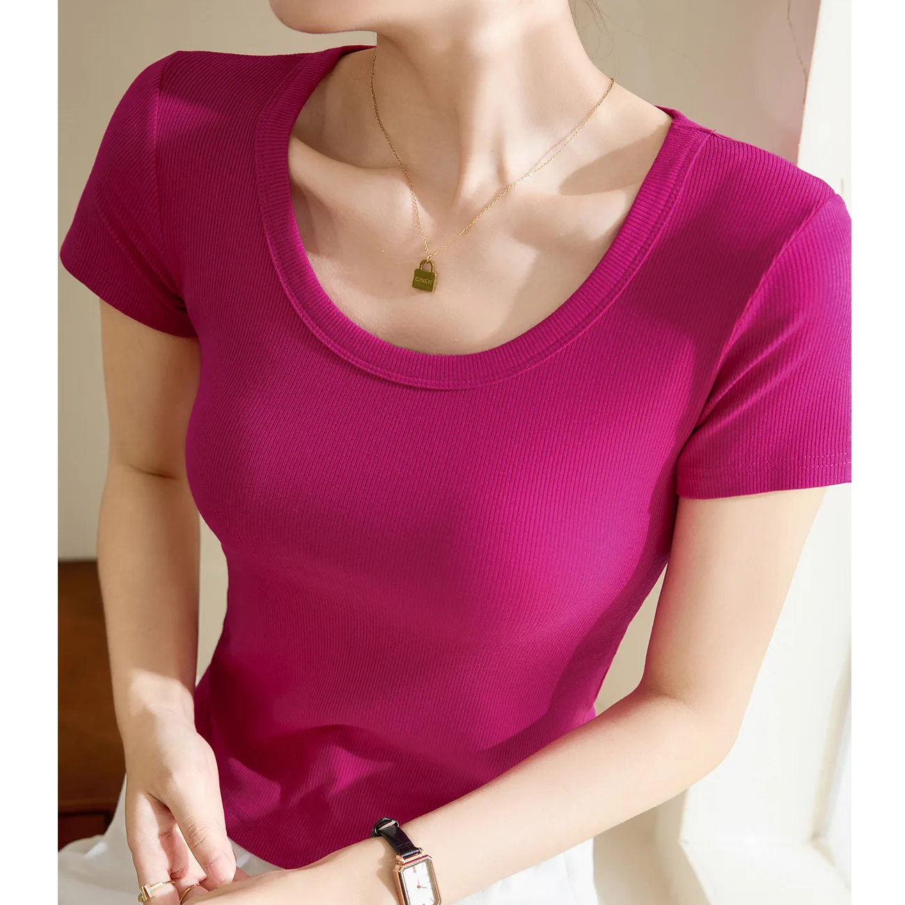 BOWEYLUN الصيف نسخة قصيرة تي شيرتات قصيرة الاكمام المرأة تمتد الخيوط القطن منحني هيم عادية الجولة الرقبة القمم الإناث
