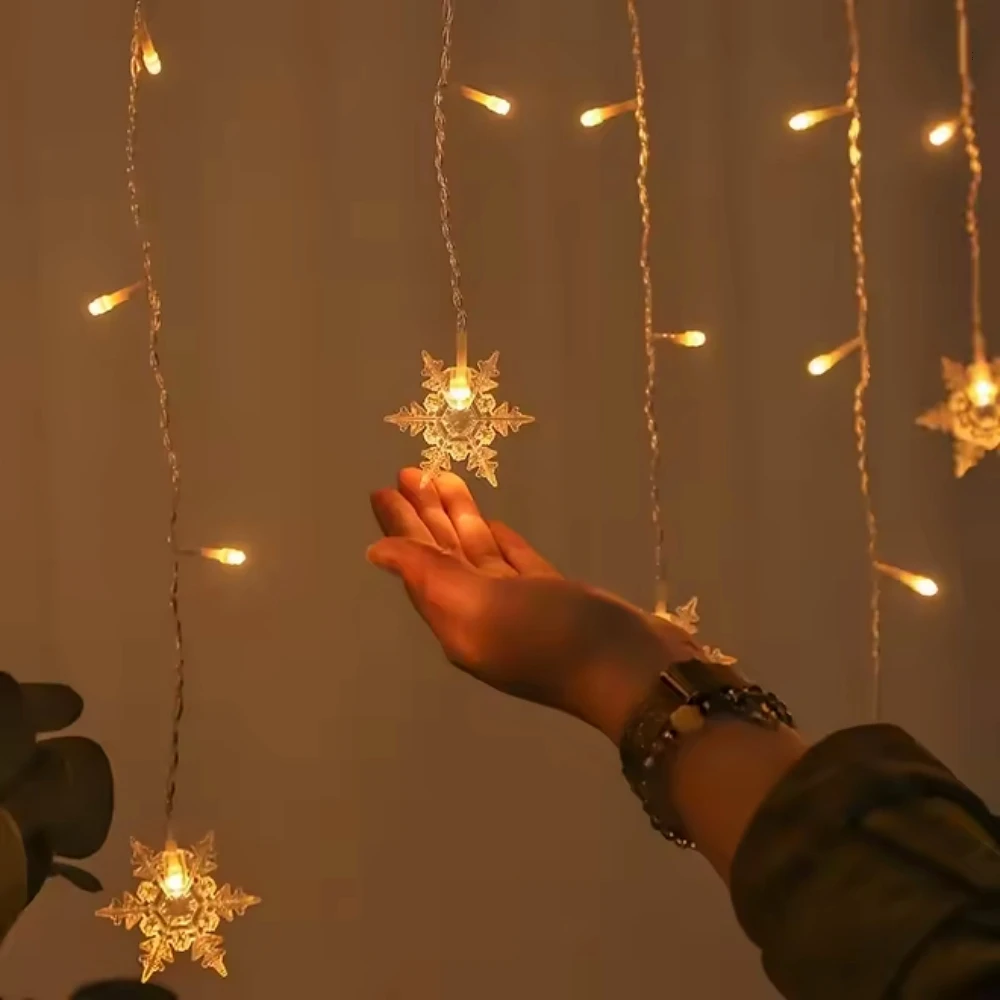 4M96LED 8-Modes USB Snowflake Curtain Fairy Lights,Warm Glow Christmas Decor with Remote Control, Indoor Window Home Lighting