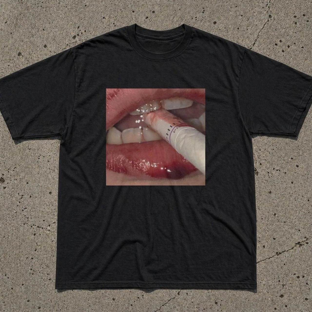 T-shirts featuring trendy prints, gothic style, Y2K Harajuku style, retro millennial-era fashion T-shirts, loose fit, unisex