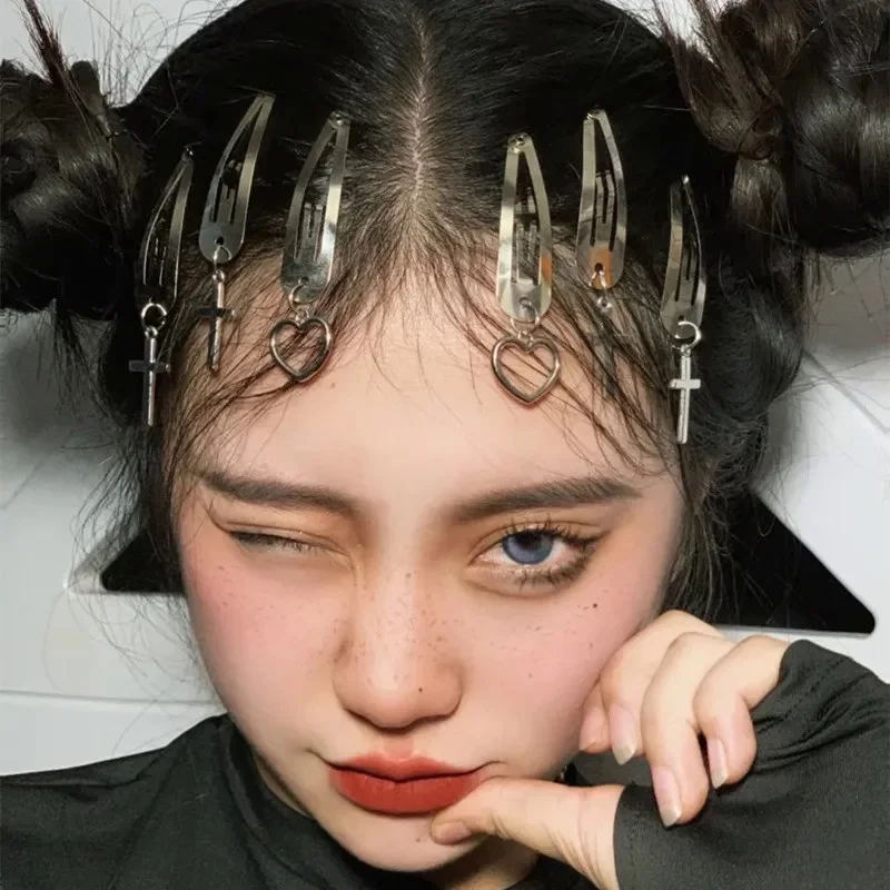 

2pcs Fashion Metal Heart Cross Pendant Hair Clip Women Hairpins Headwear Chic Round Barrette Gothic Girls Hair Accessories Gifts