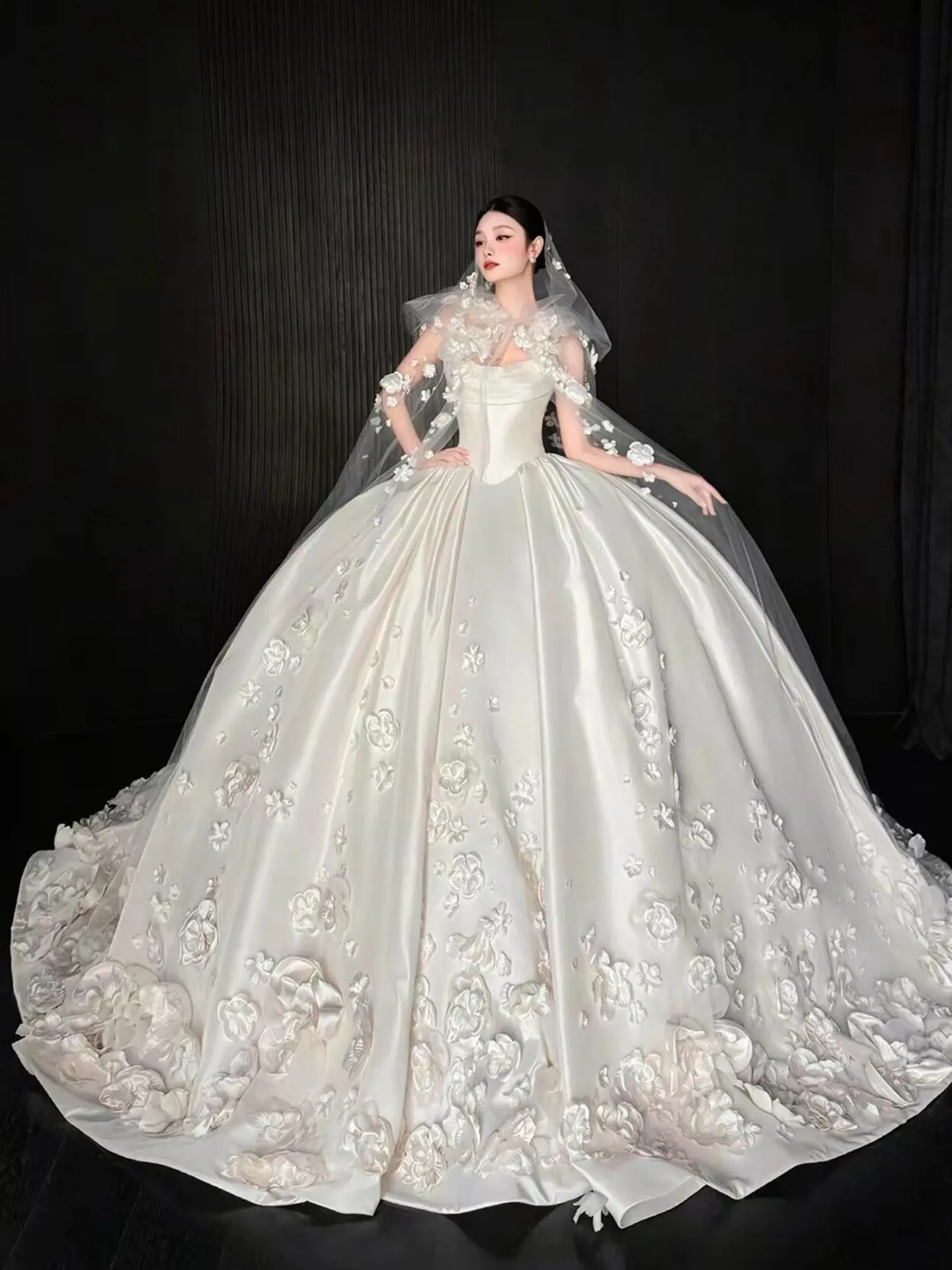 Ruiente Luxury Satin Wedding Dress Sweet Strapless Wedding Dresses Fromal Wedding Party Dress Customized Bridal Ball Gown 2026