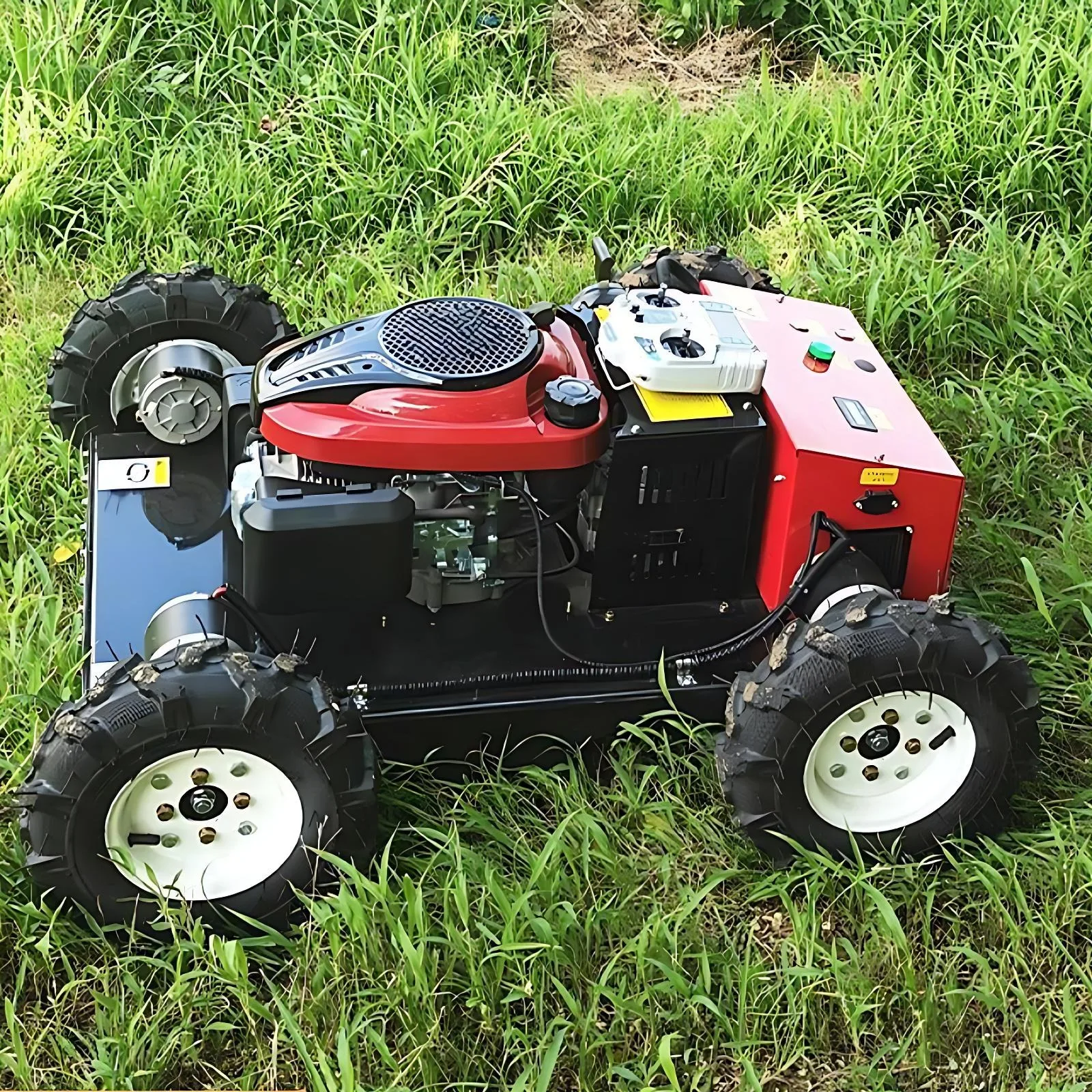 업그레이드된 4륜구동 험지용 원격 제어 브러시 커터, 경사지, 산, 농지, 과수원 잡초 제거용 중장비 잔디깎이