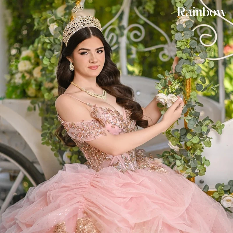 Weg von der Schulter Quinceneara Kleid Rüschen Organza mit bestickter Spitze Abschlussball-Partykleid ärmellos maßgeschneidert Vestido De Noche