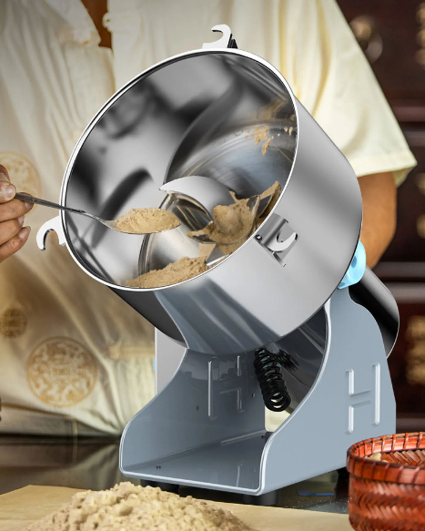 2500g commercial grinder large Panax notoginseng mill ultra fine steel mill medicinal materials dry grinding beater 220V 2000W