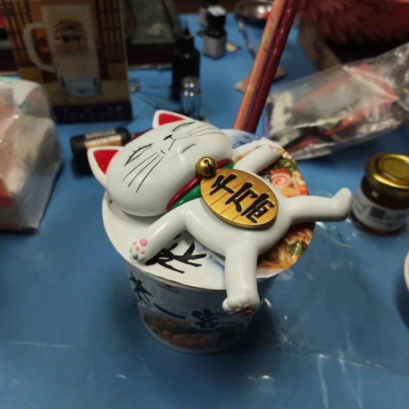 Dan da dan turbo vovó maneki neko estatueta de ação modelagem gato modelo personalizado brinquedo coleção pressionado macarrão instantâneo presente