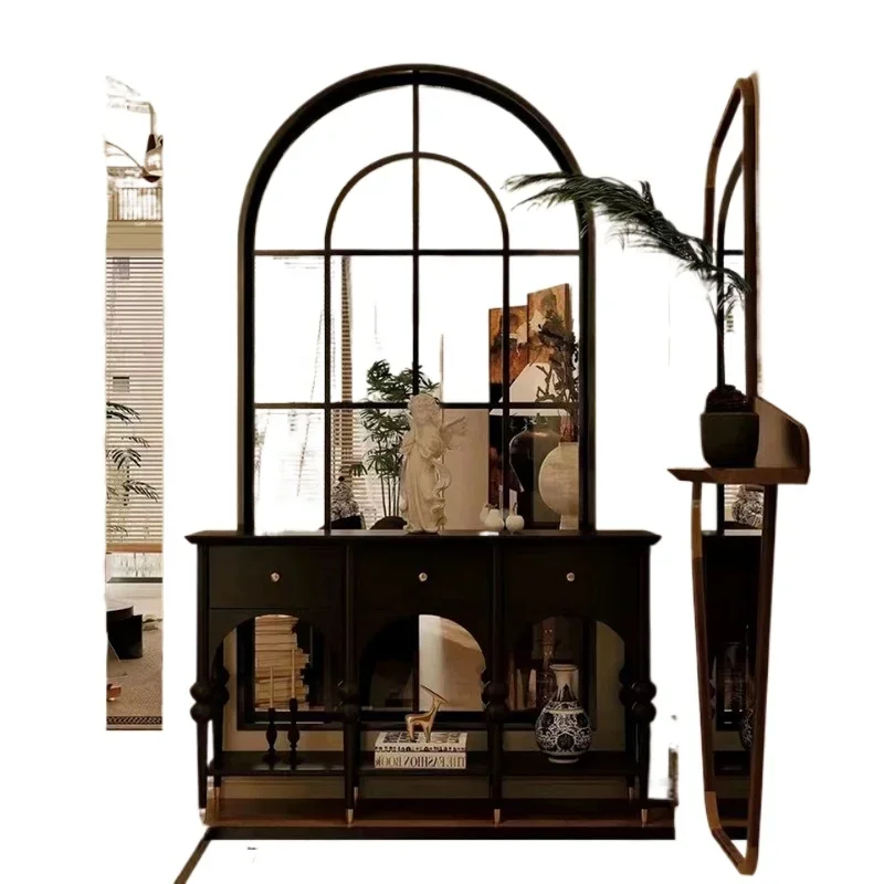 Französische Trennwand, amerikanisches Wohnzimmer, gewölbte Retro-Fenster mit echten und künstlichen Fenstern, schmiedeeiserner Edelstahl