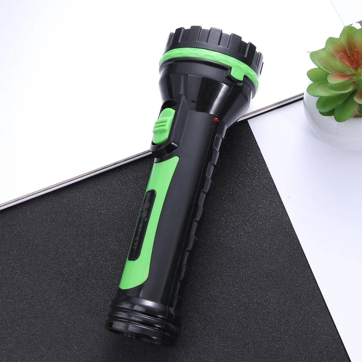 مصباح يدوي LED صغير عالي الطاقة، مادة ABS محمولة، خفيفة الوزن، قوية، عمر طويل، للاستخدام المنزلي في الهواء الطلق، لون عشوائي