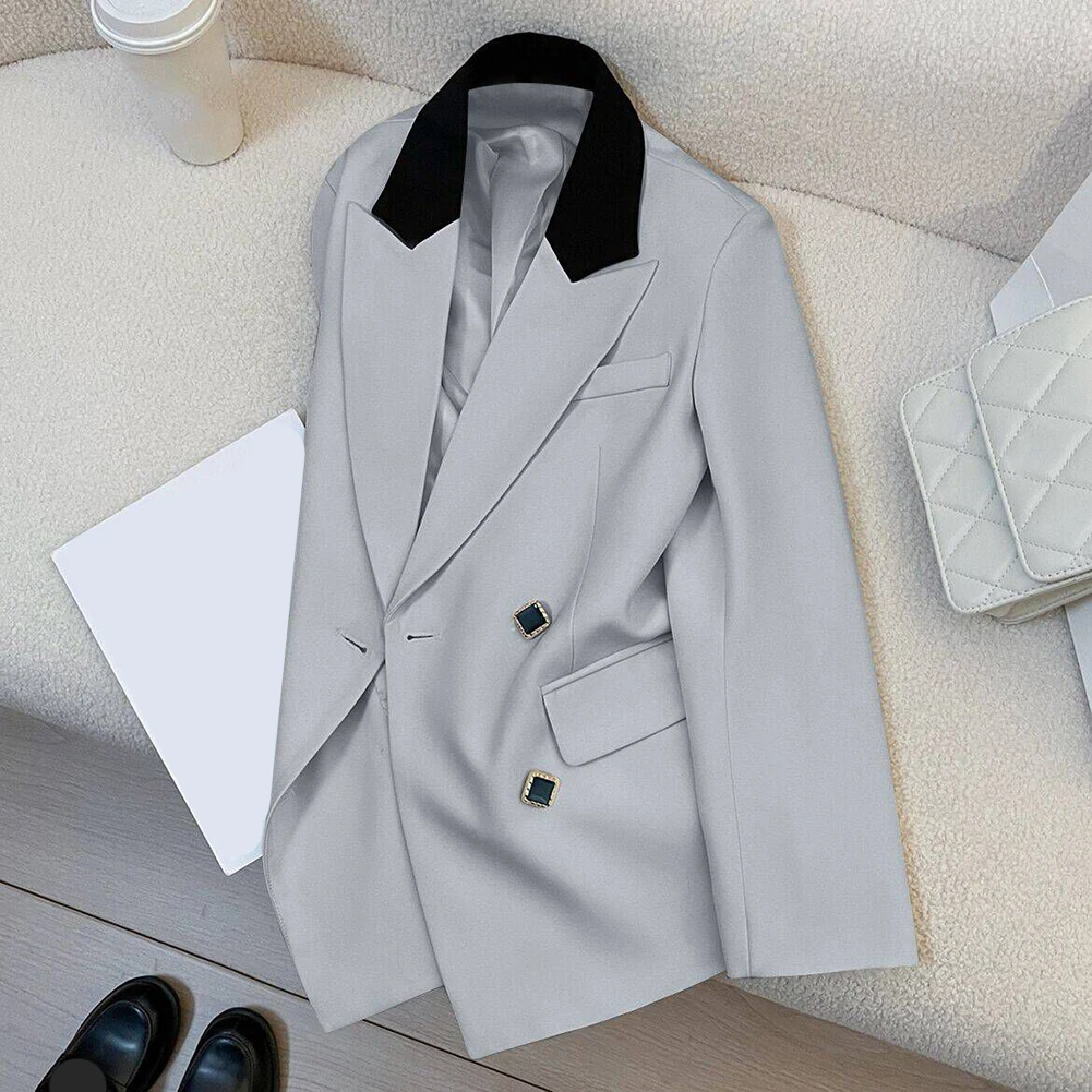 سترة بدلة بأكمام طويلة بلون سادة للنساء بتصميم كاجوال مع جيب بزر طية صدر السترة مناسبة لخريف وشتاء