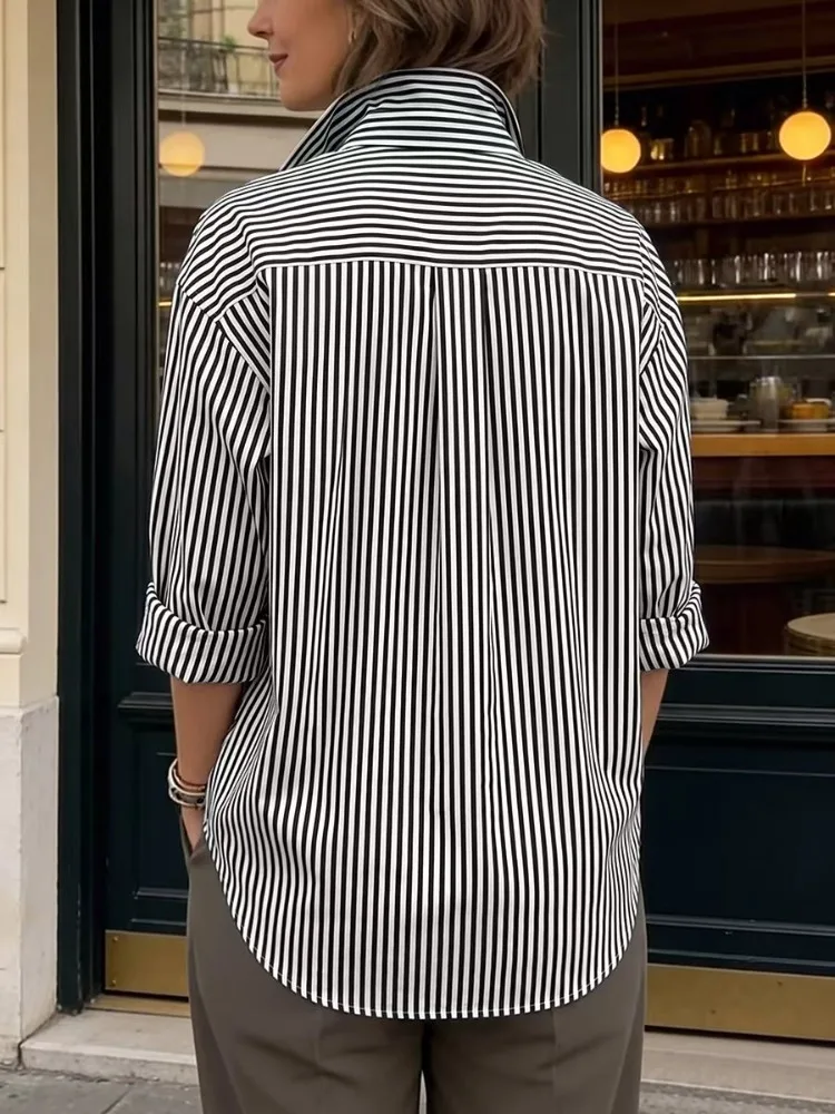 Yeezzi Damen-Modebluse mit vertikalen Streifen, Reverskragen, großen Metallknöpfen, langen Ärmeln, lässig, für den Alltag, locker geschnitten – Detail 6