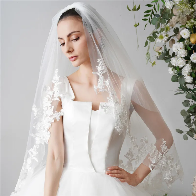 สีขาวผ้าคลุมหน้าสตรี Appliques ลูกไม้ขอบ Wedding Veils หวีลูกไม้คาทอลิก Veil Mantilla สำหรับโบสถ์หัวครอบคลุมผ้าพันคอ